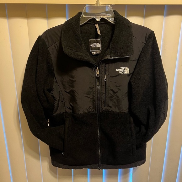The North Face Women's Full-Zip Fleece Jacket, Size Medium-Black color. - Picture 1 of 14